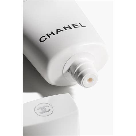 chanel cleanser le blanc|chanel le blanc moisturizing cream.